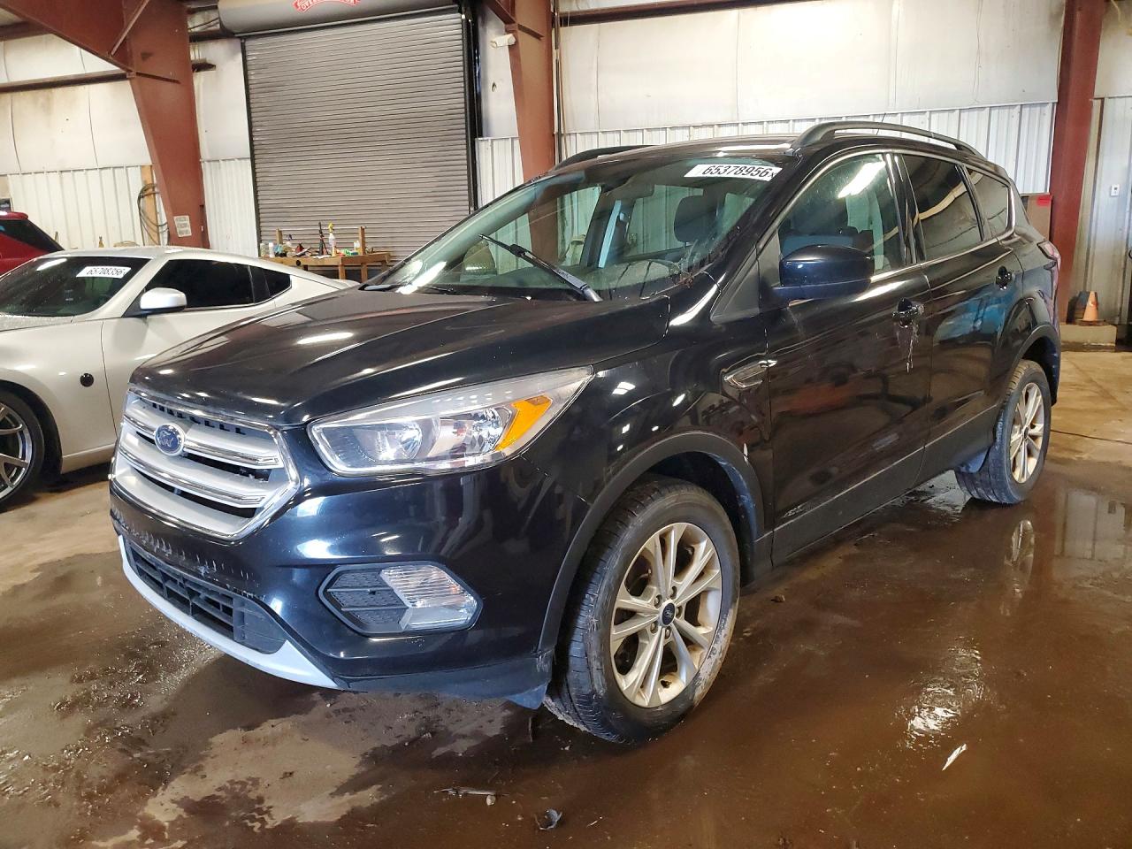Photo of the 2018 FORD ESCAPE SE