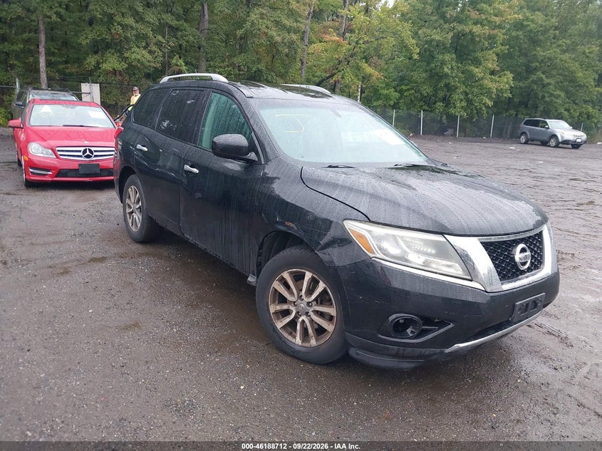Photo of the 2013 NISSAN PATHFINDER SV