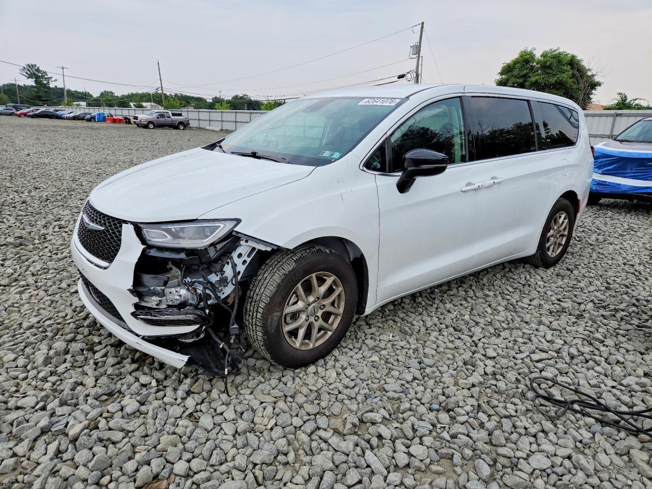 Photo of the 2024 CHRYSLER PACIFICA TOURING L