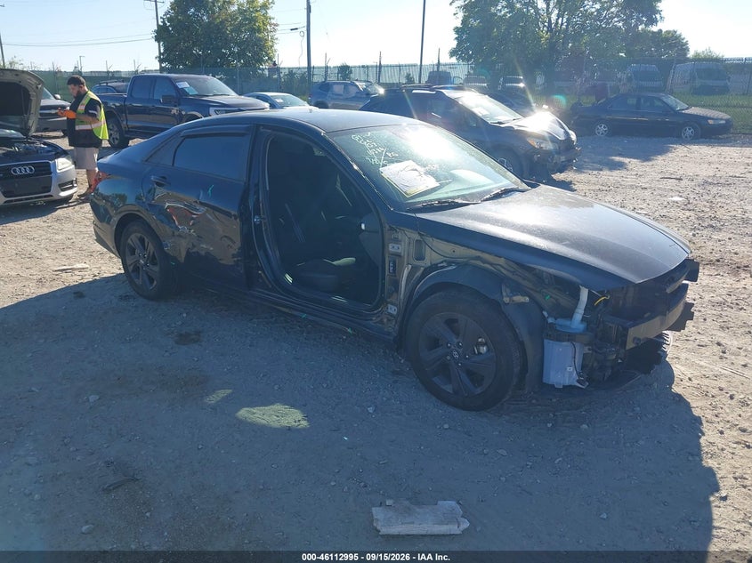 Photo of the 2023 HYUNDAI ELANTRA SEL