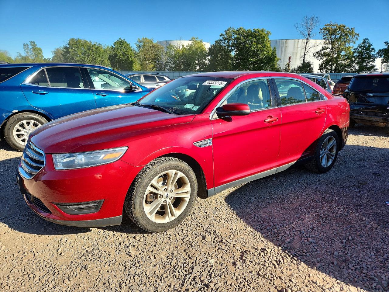 Photo of the 2016 FORD TAURUS SEL