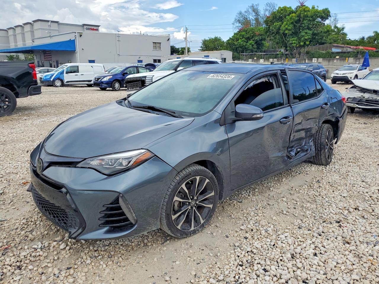 Photo of the 2018 TOYOTA COROLLA SE