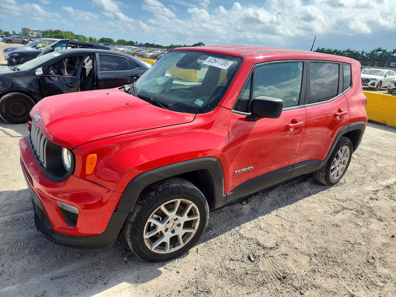 Photo of the 2023 JEEP RENEGADE LATITUDE