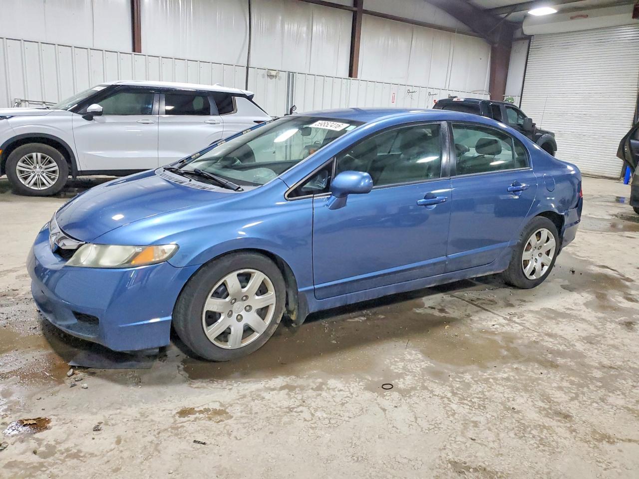 Photo of the 2010 HONDA CIVIC LX