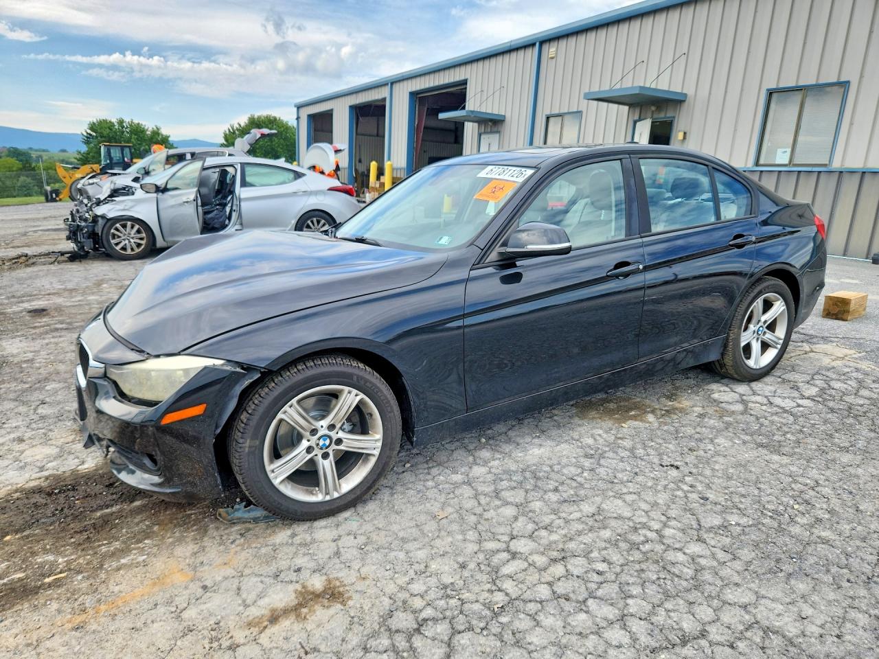 Photo of the 2015 BMW 328 XI
