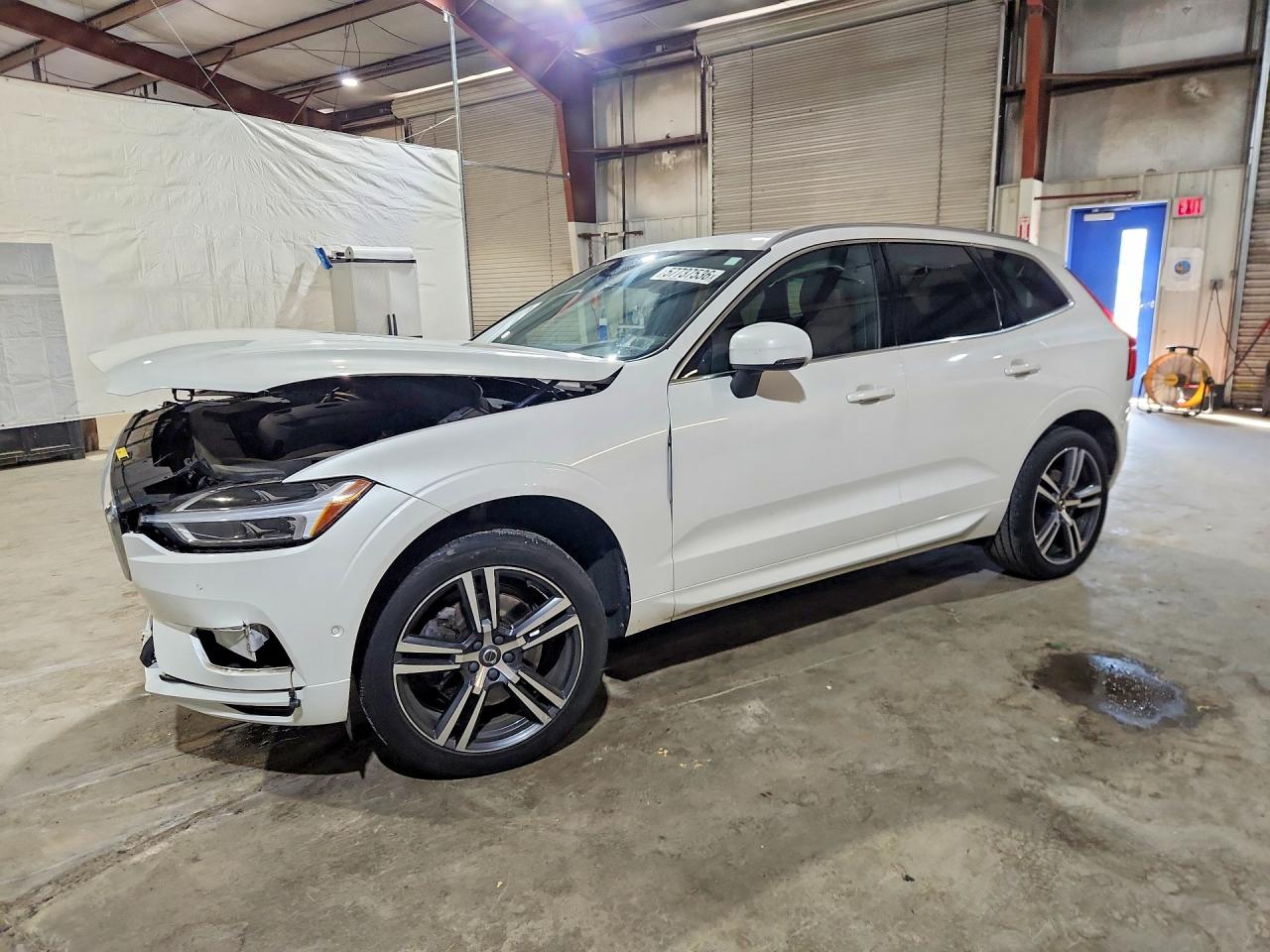 Photo of the 2019 VOLVO XC60 T6 MOMENTUM