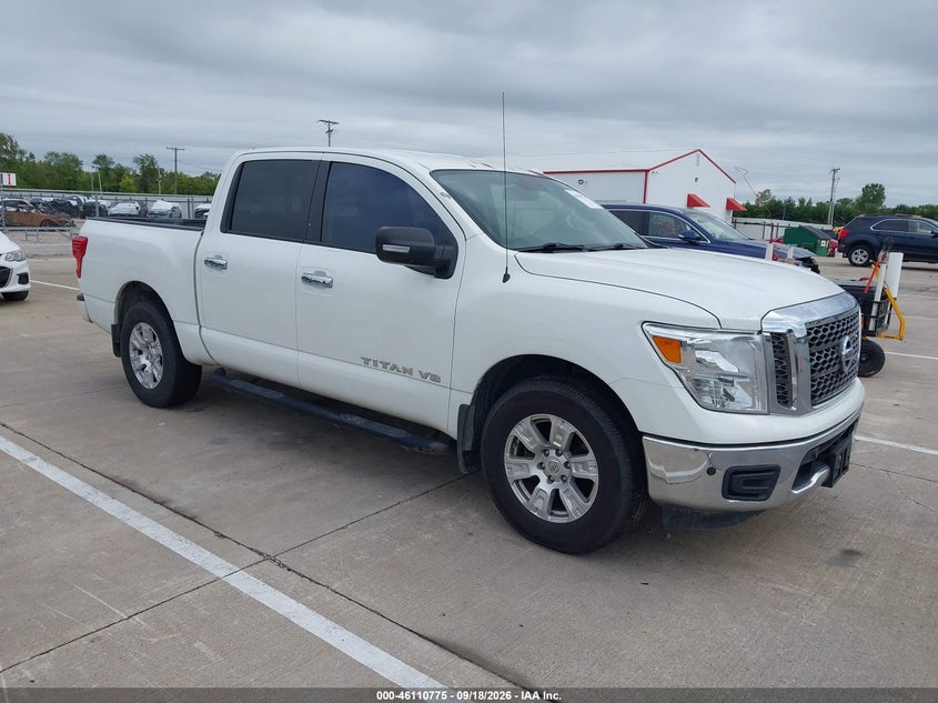 Photo of the 2018 NISSAN TITAN SV