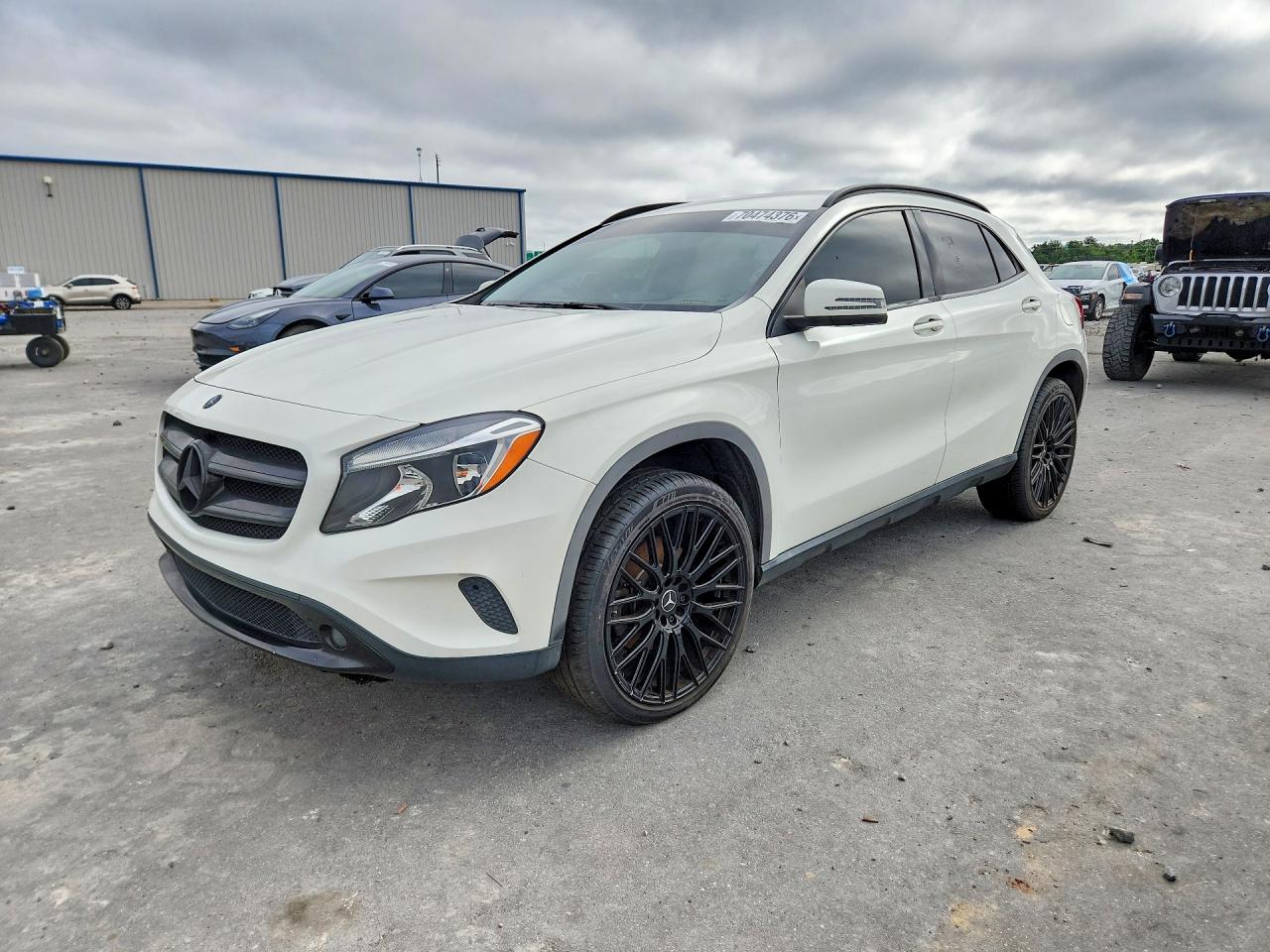 Photo of the 2015 MERCEDES-BENZ GLA 250