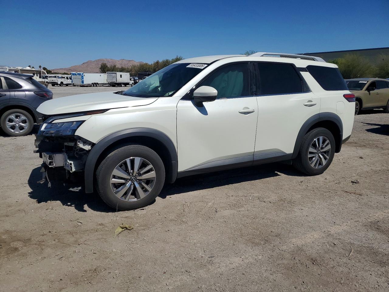 Photo of the 2024 NISSAN PATHFINDER SL