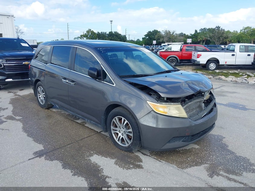 Photo of the 2013 HONDA ODYSSEY EX