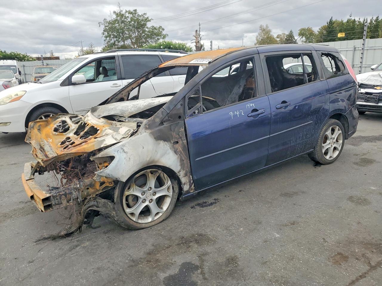 Photo of the 2009 MAZDA 5