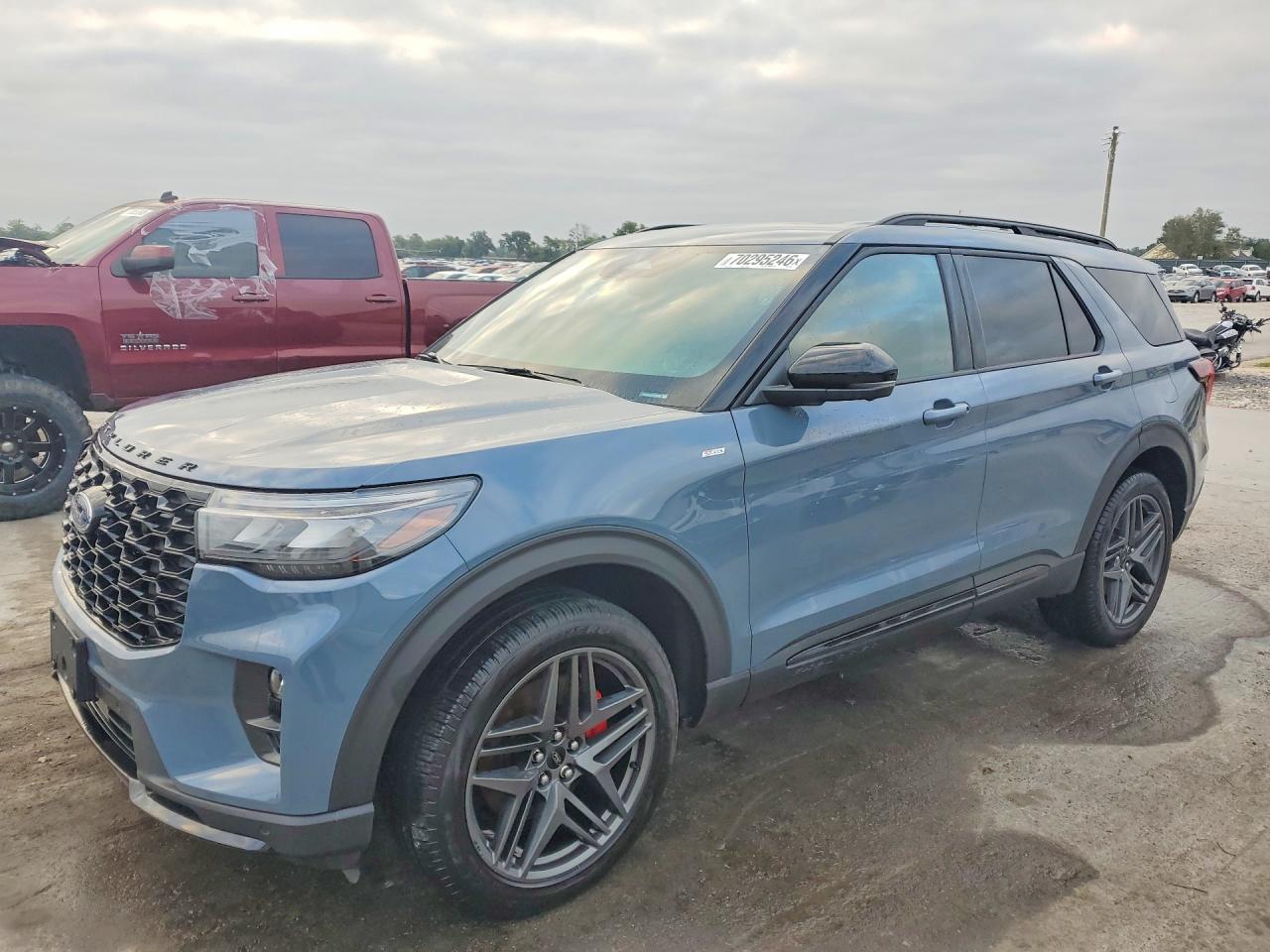 Photo of the 2025 FORD EXPLORER ST-LINE