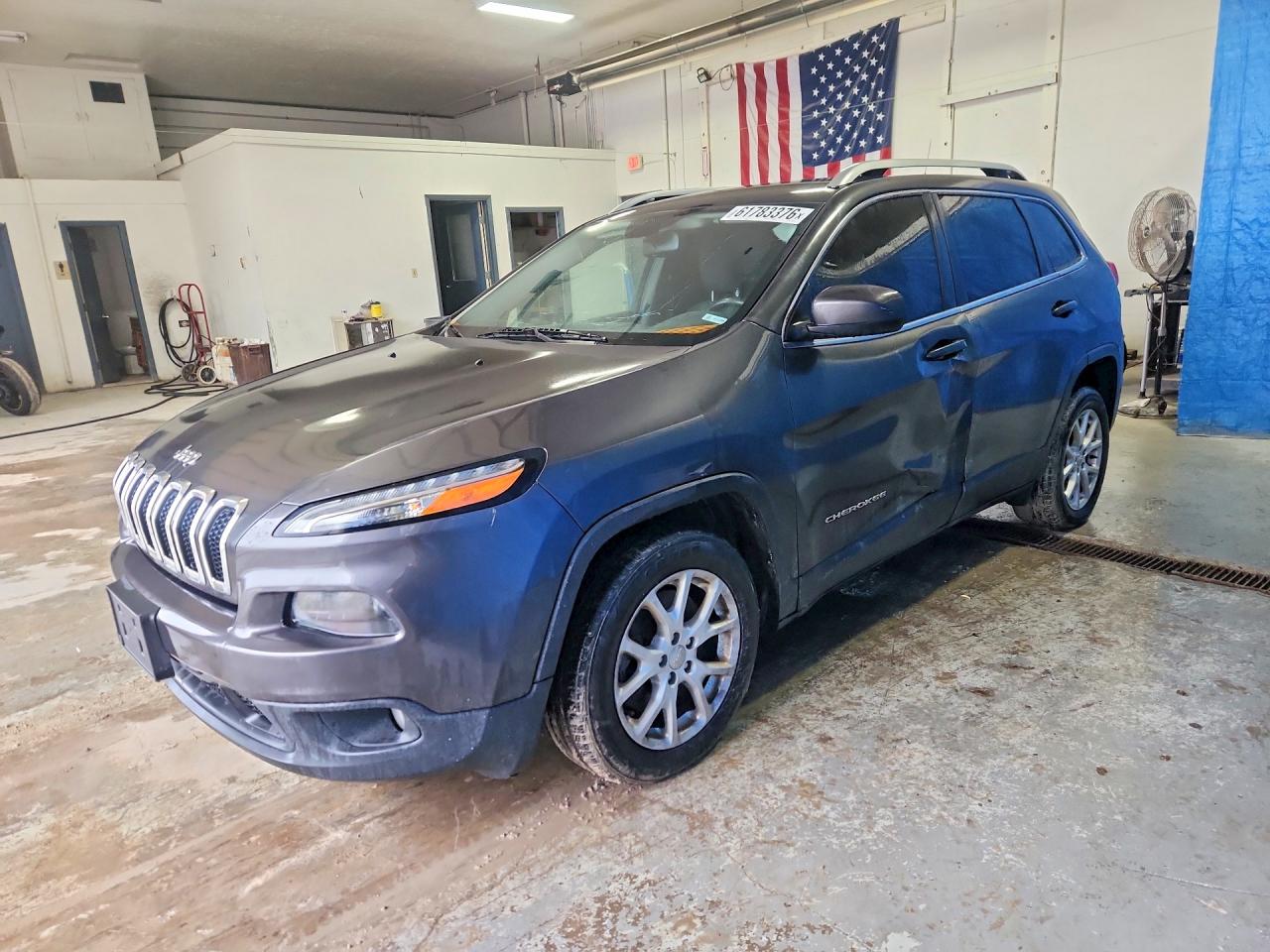 Photo of the 2016 JEEP CHEROKEE LATITUDE