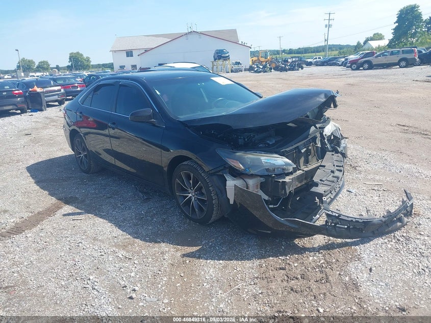 Photo of the 2015 TOYOTA CAMRY XSE