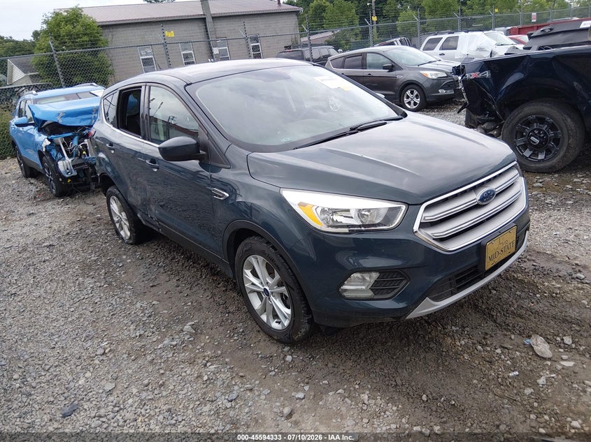 Photo of the 2019 FORD ESCAPE SE