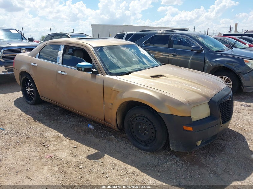 Photo of the 2005 CHRYSLER 300 TOURING