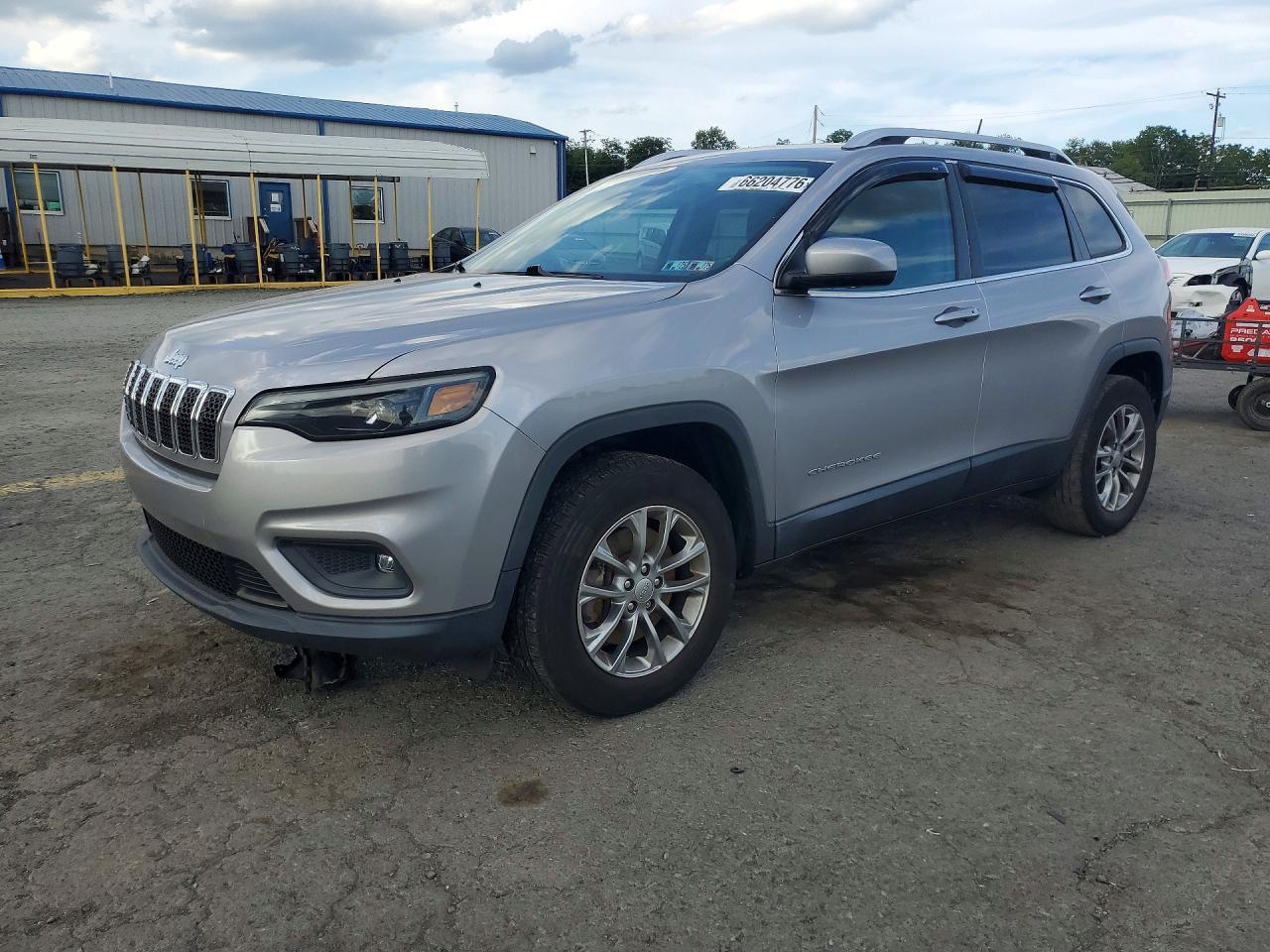 Photo of the 2020 JEEP CHEROKEE LATITUDE PLUS