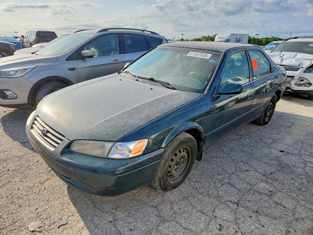 Photo of the 1998 TOYOTA CAMRY LE