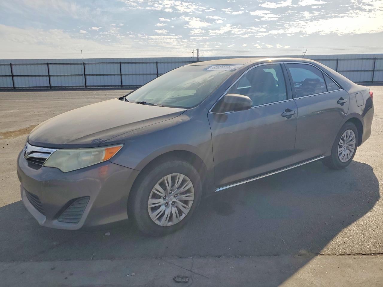Photo of the 2014 TOYOTA CAMRY LE