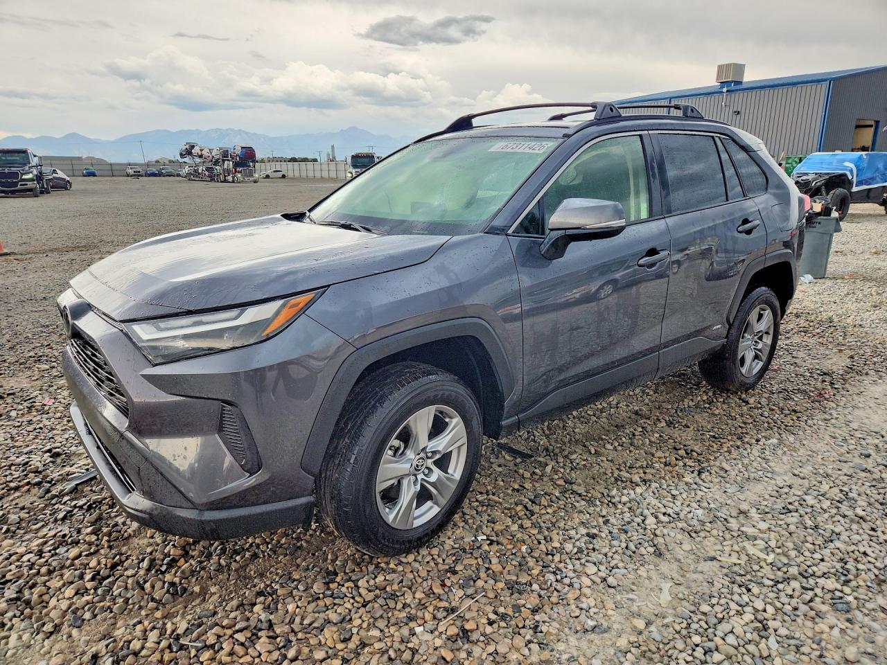 Photo of the 2025 TOYOTA RAV4 LE