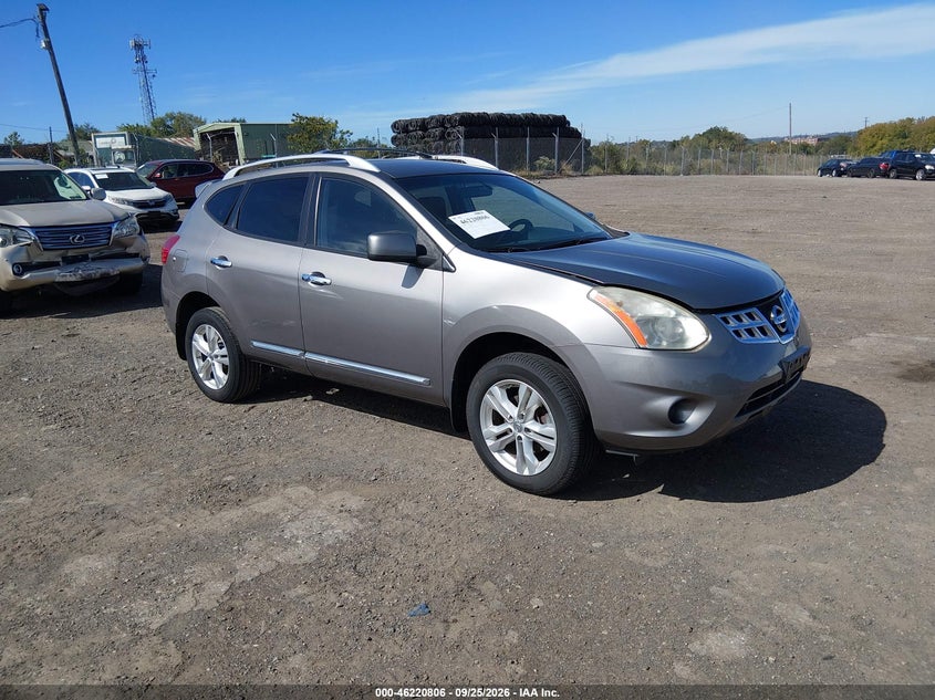 Photo of the 2013 NISSAN ROGUE SV
