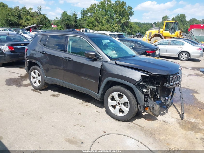 Photo of the 2018 JEEP COMPASS LATITUDE 4X4
