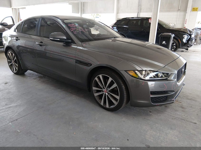 Photo of the 2017 JAGUAR XE 25T PRESTIGE