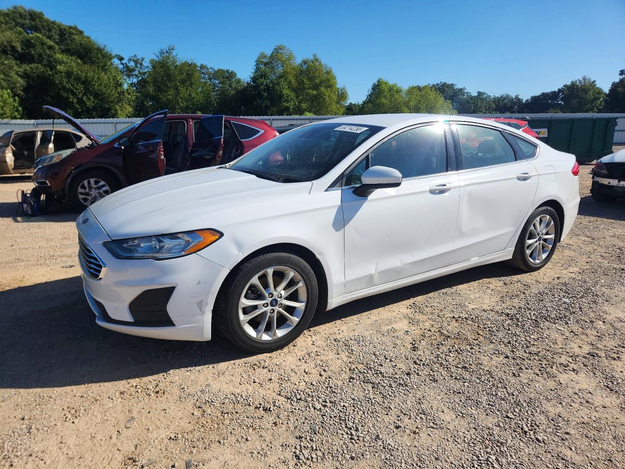 Photo of the 2019 FORD FUSION SE
