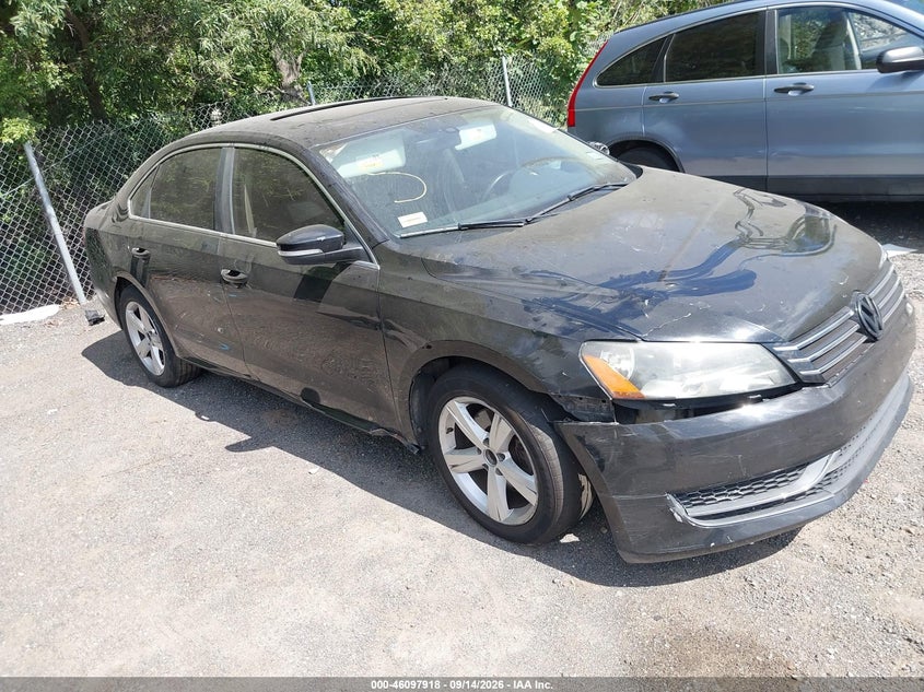 Photo of the 2013 VOLKSWAGEN PASSAT 2.5L SE