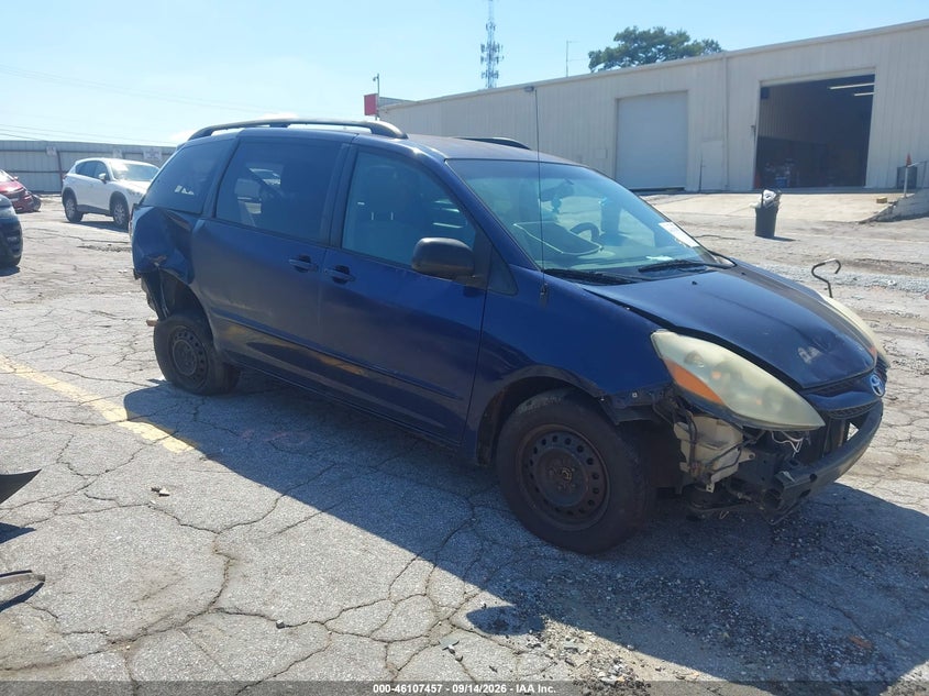 Photo of the 2006 TOYOTA SIENNA LE