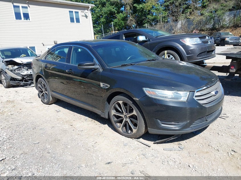 Photo of the 2014 FORD TAURUS SEL