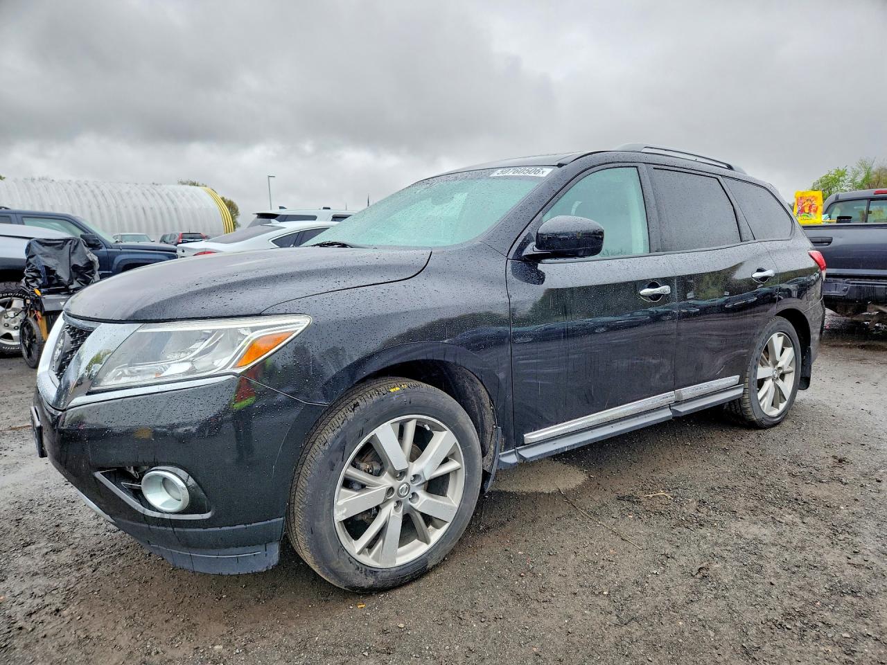Photo of the 2014 NISSAN PATHFINDER S