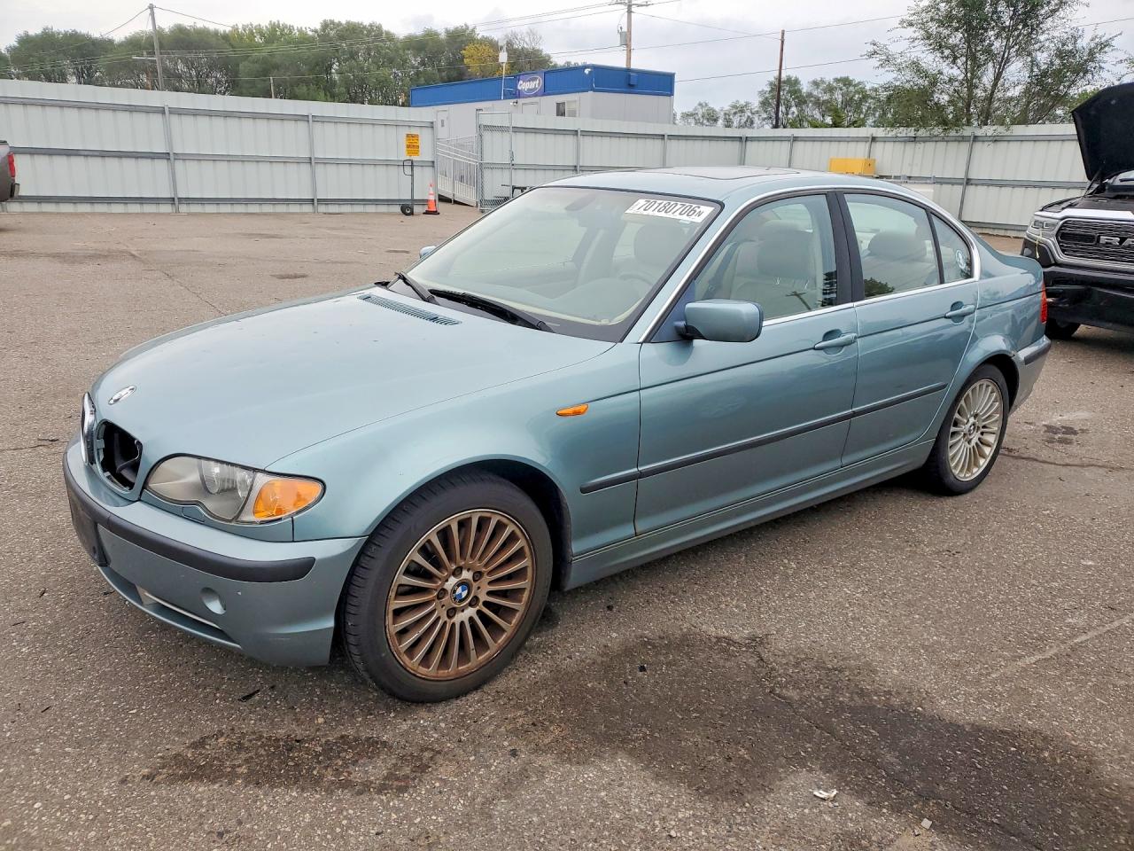 Photo of the 2003 BMW 330 XI