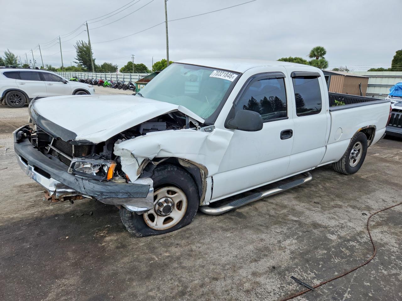Photo of the 2004 CHEVROLET SILVERADO C1500