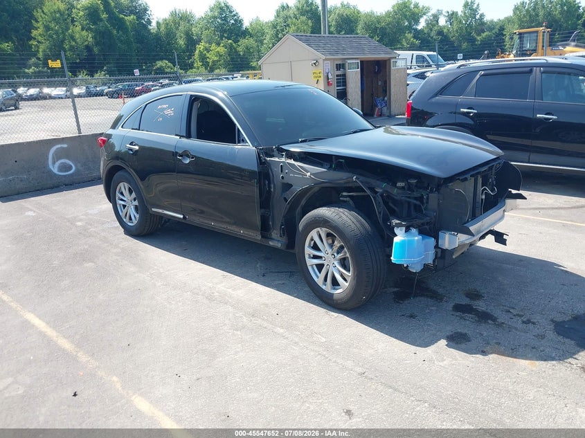 Photo of the 2017 INFINITI QX70