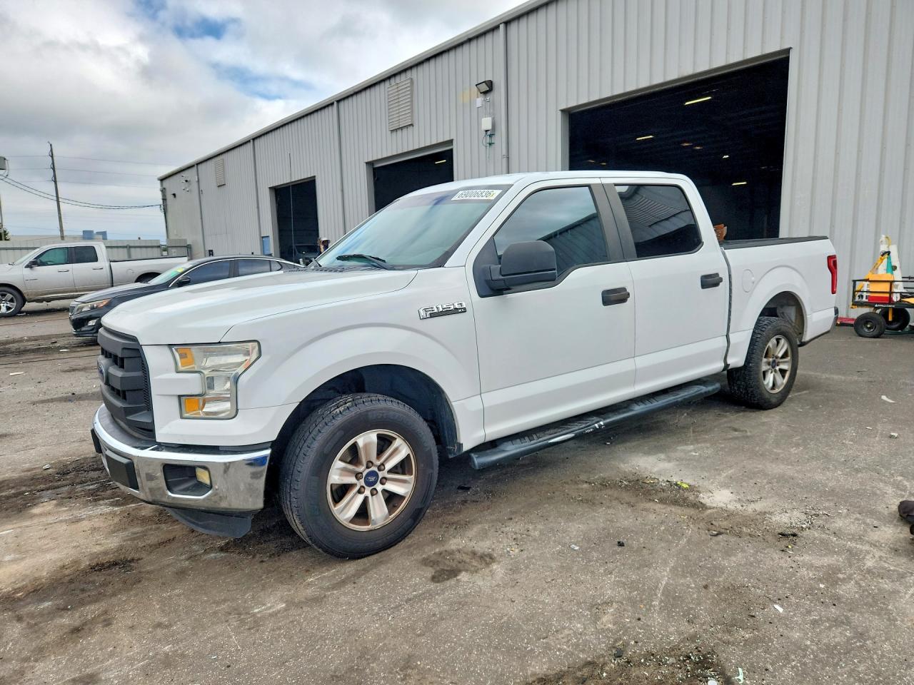 Photo of the 2015 FORD F150 SUPERCREW