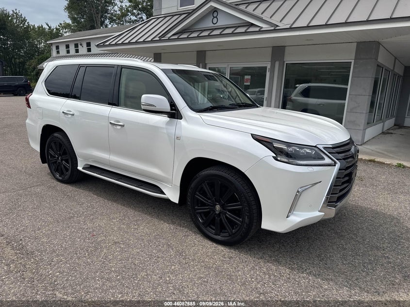 Photo of the 2016 LEXUS LX 570
