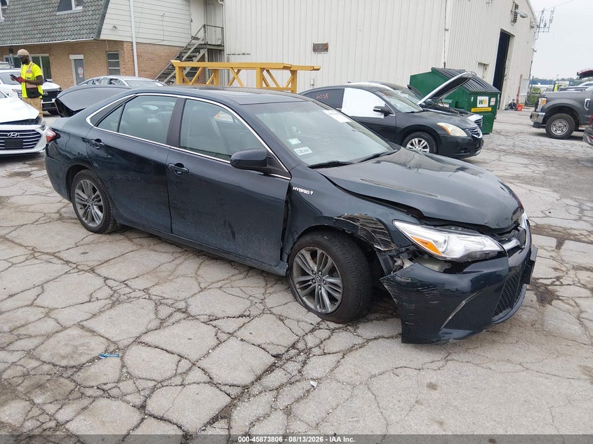 Photo of the 2015 TOYOTA CAMRY HYBRID SE