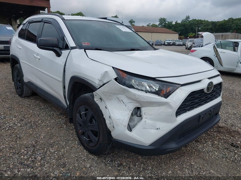 Photo of the 2020 TOYOTA RAV4 LE