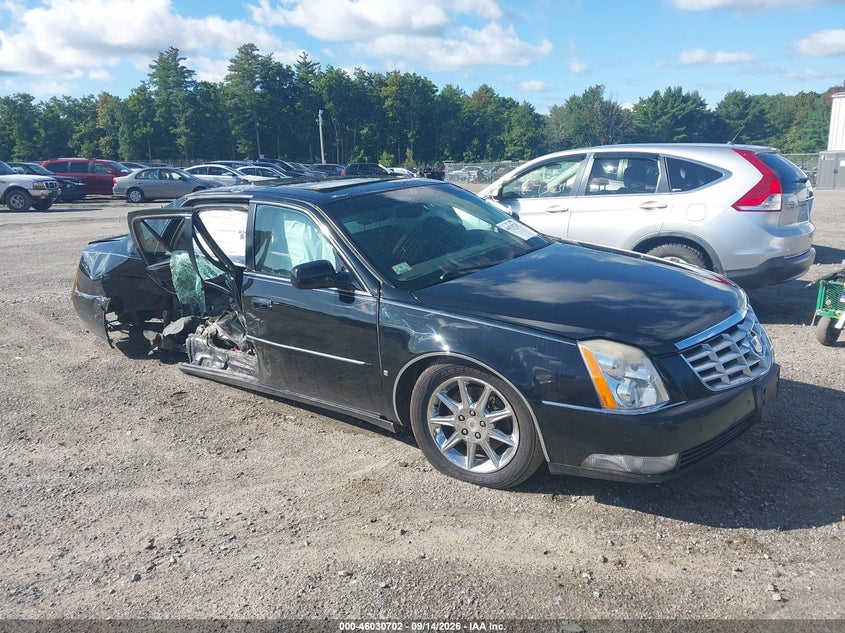Photo of the 2010 CADILLAC DTS LUXURY COLLECTION