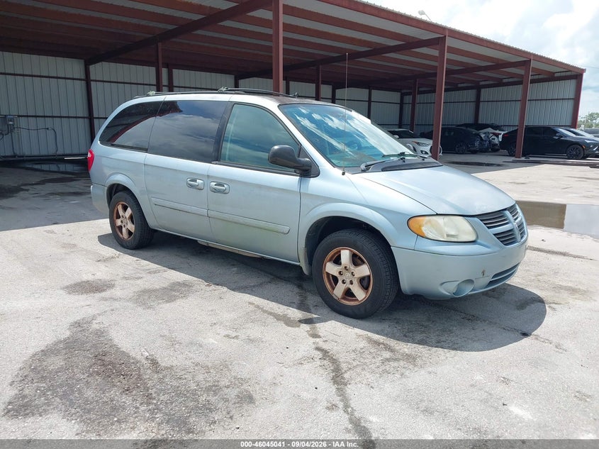 Photo of the 2005 DODGE GRAND CARAVAN SXT