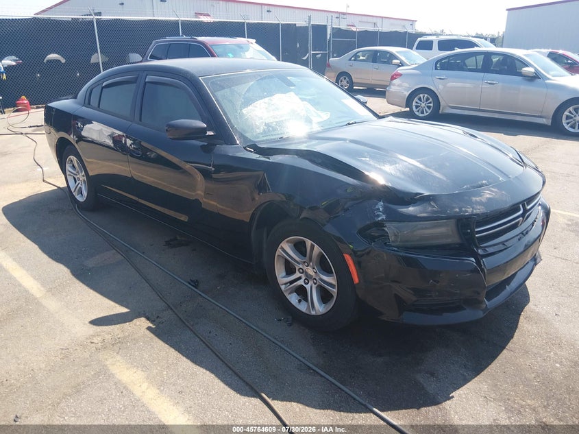 Photo of the 2017 DODGE CHARGER SE RWD