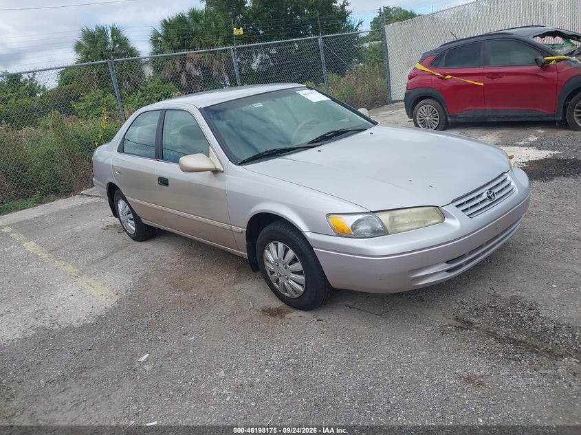 Photo of the 1999 TOYOTA CAMRY