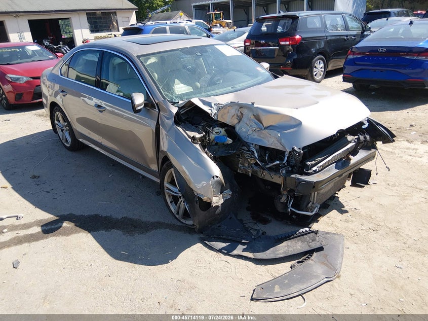 Photo of the 2015 VOLKSWAGEN PASSAT 1.8T SE