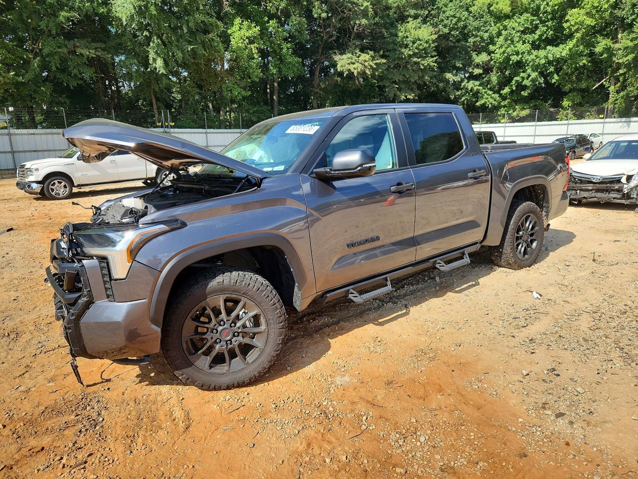 Photo of the 2025 TOYOTA TUNDRA SR5