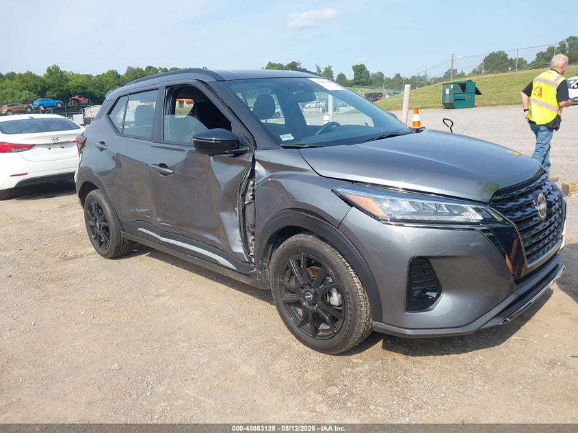 Photo of the 2024 NISSAN KICKS SR XTRONIC CVT