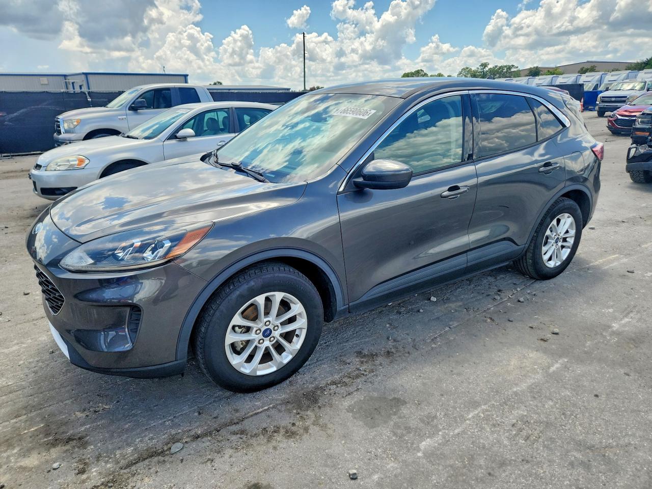 Photo of the 2020 FORD ESCAPE SE