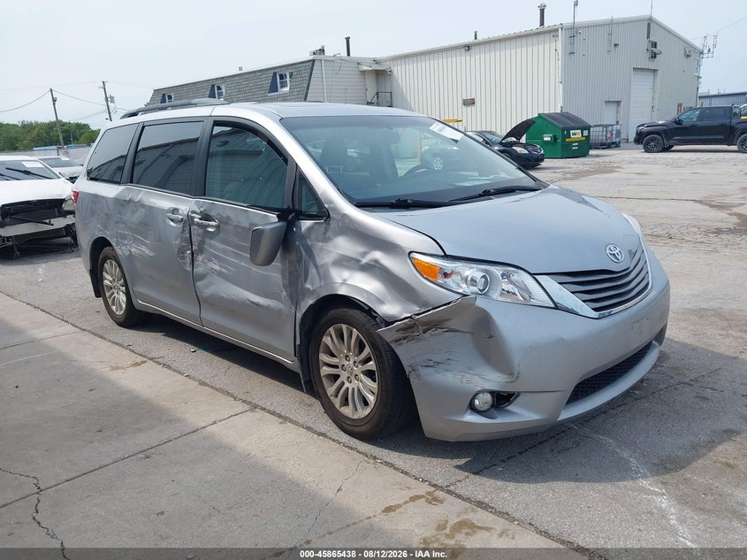 Photo of the 2015 TOYOTA SIENNA XLE 8 PASSENGER