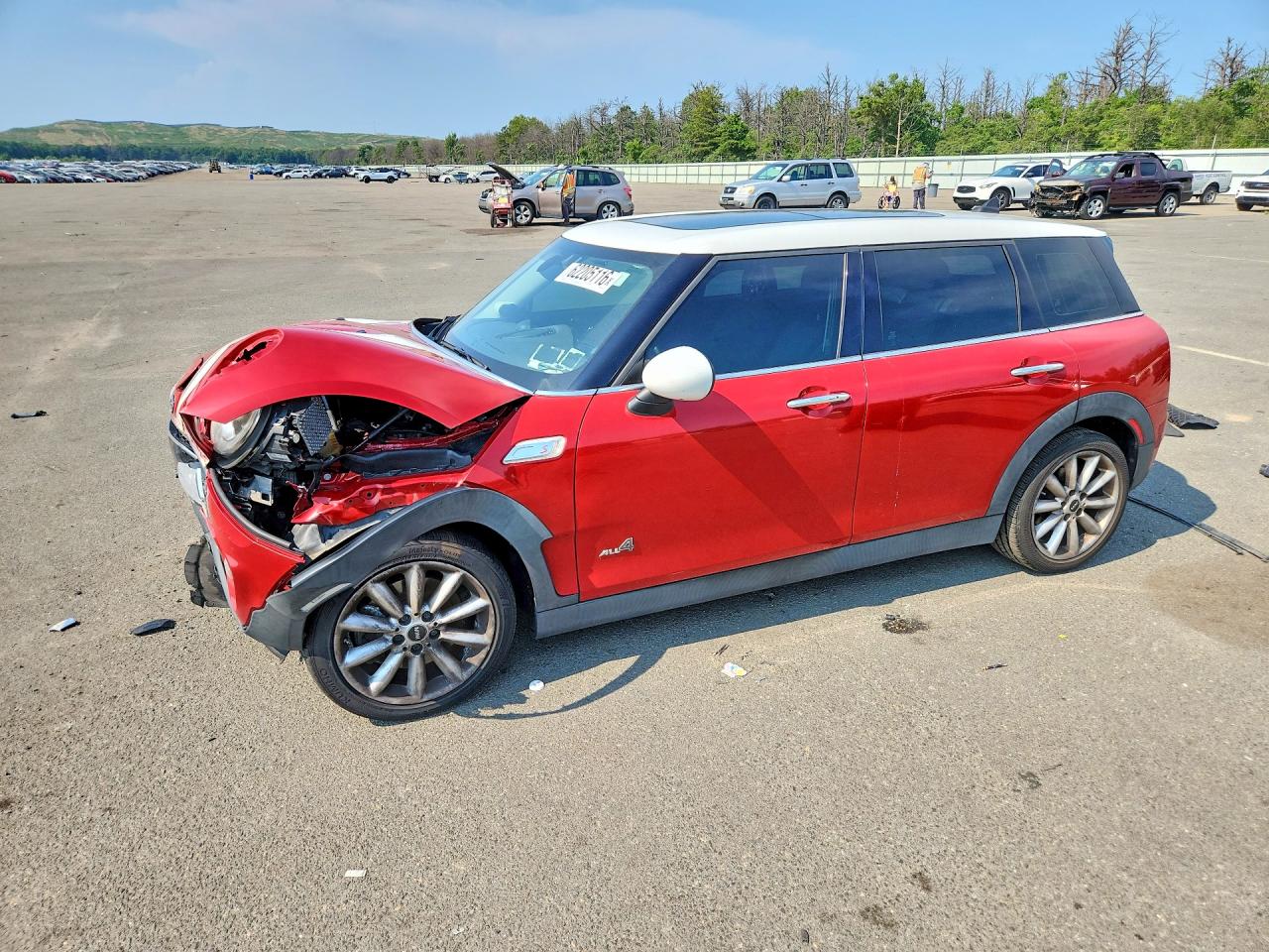 Photo of the 2017 MINI COOPER S CLUBMAN ALL4