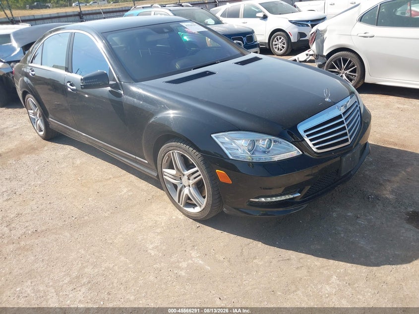 Photo of the 2013 MERCEDES-BENZ S 550